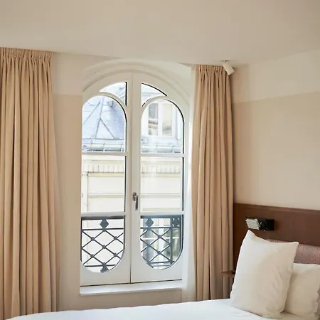 Du Sentier Hotel