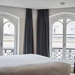 Hotel Du Sentier 4*