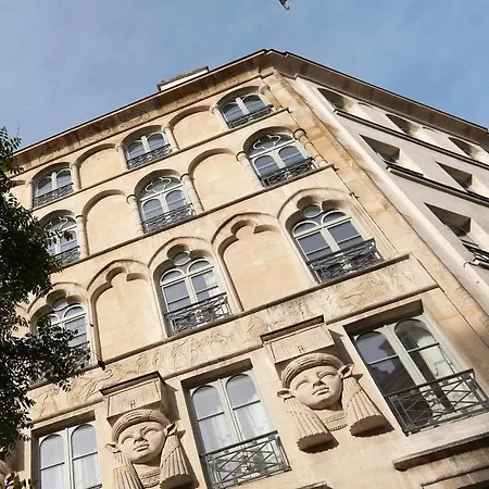 酒店 Du Sentier 4*